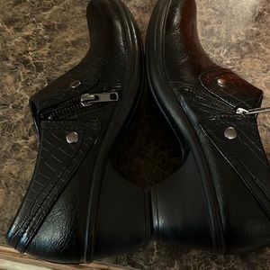 Easy spirit booties. Black